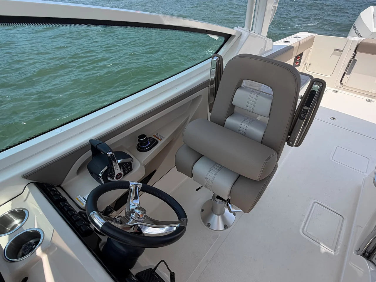 2026 Boston Whaler 280 Vantage 28.0 feet, Clearwater, Florida #21