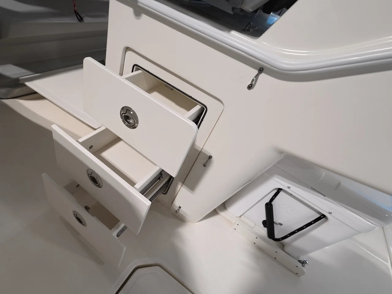 2026 Boston Whaler 330 Outrage 33.0 feet, Clearwater, Florida #18