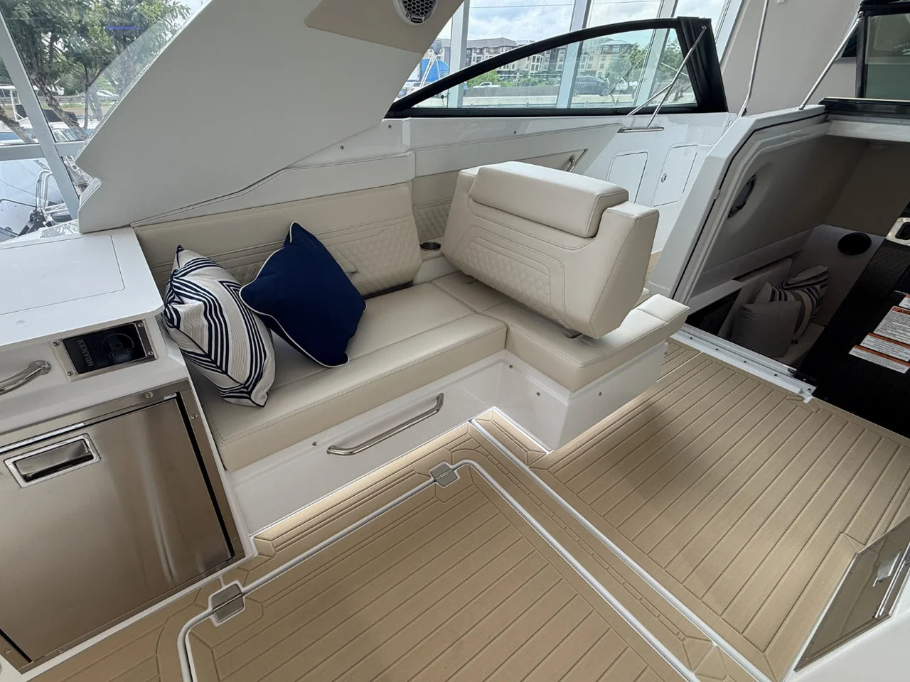 2026 Cruisers Yachts 34 GLS 34.0 feet, Clearwater, Florida #22