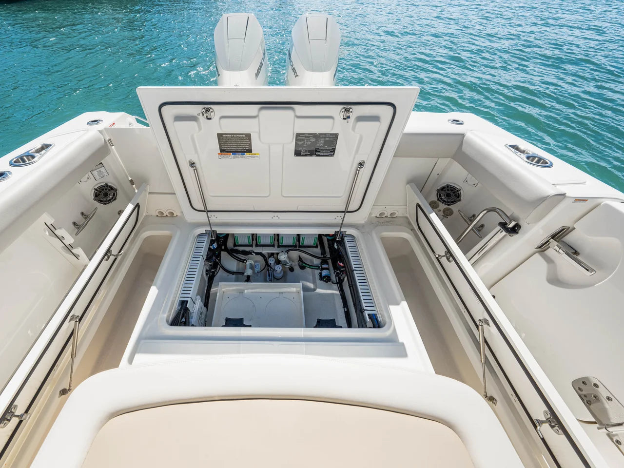 2026 Boston Whaler 330 Outrage 33.0 feet, Clearwater, Florida #16