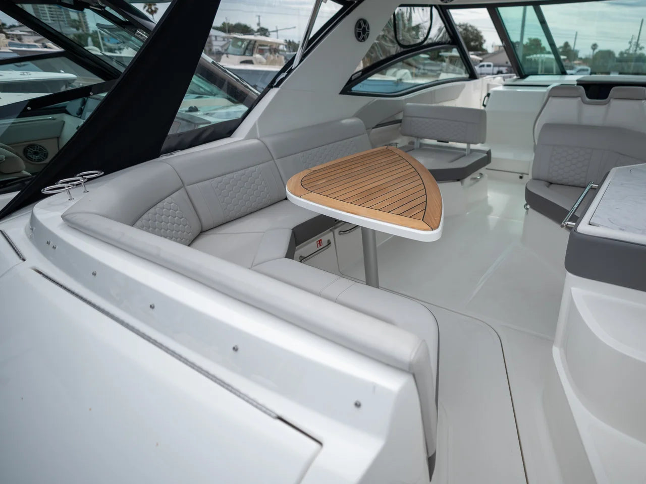 2026 Sea Ray Sundancer 320 Outboard 32.0 feet, Clearwater, Florida #34