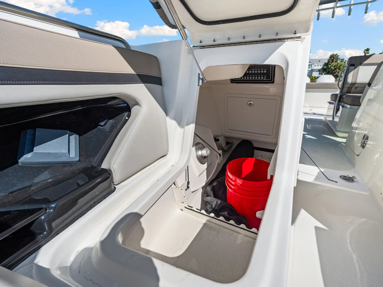 2026 Boston Whaler 280 Vantage 28.0 feet, Clearwater, Florida #59