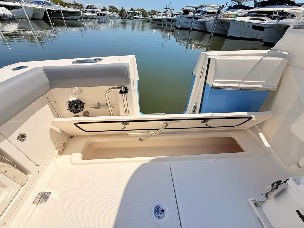 2026 Boston Whaler 330 Outrage 33.0 feet, Clearwater, Florida #52