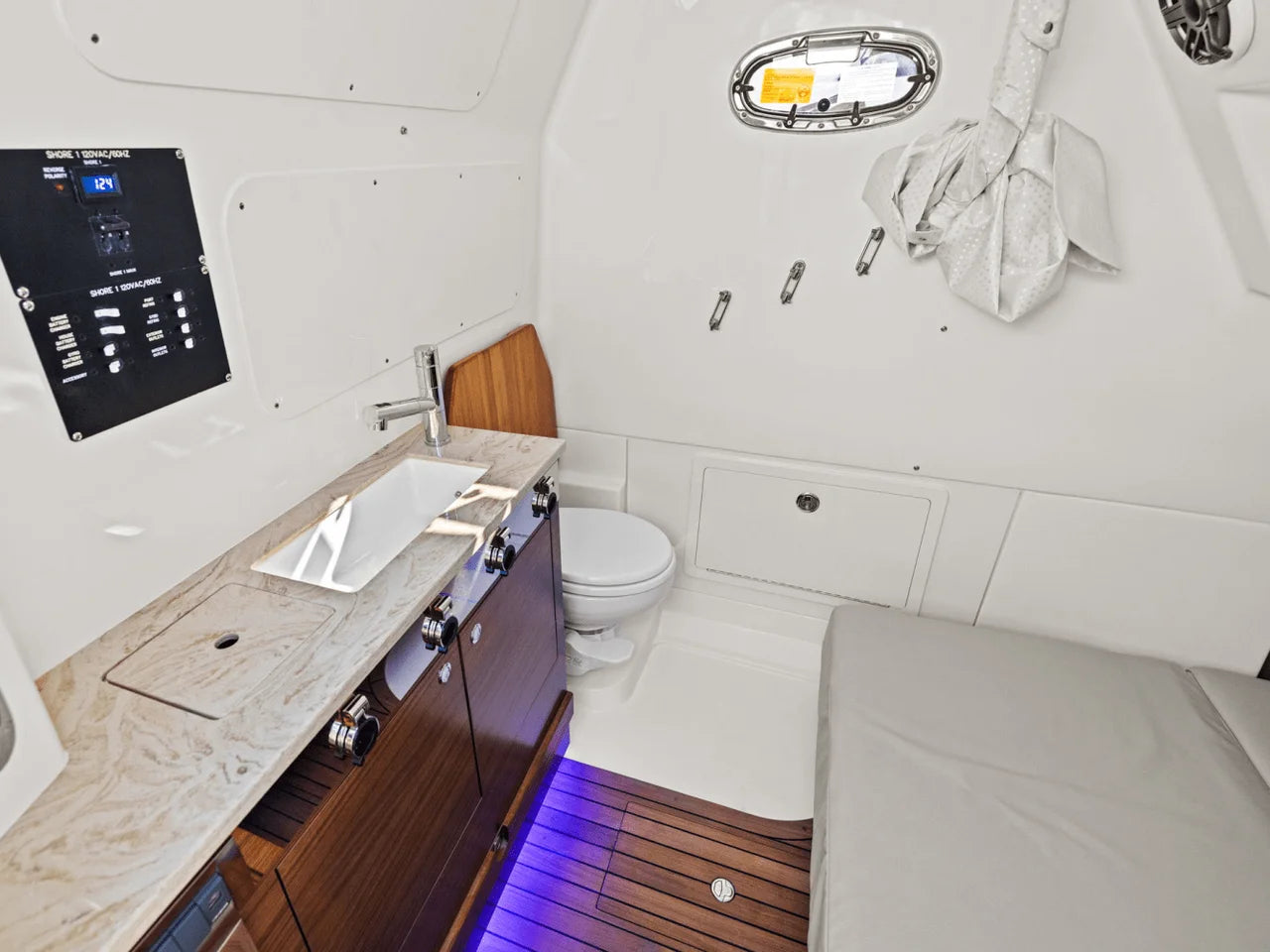 2025 Boston Whaler 360 Outrage 36.0 feet, Clearwater, Florida #38