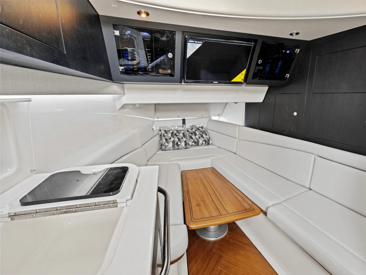 2025 Boston Whaler 380 Realm 38.0 feet, Clearwater, Florida #34