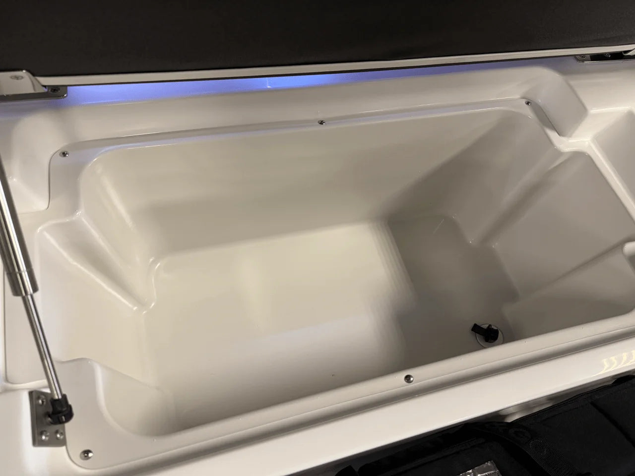 2025 Cobalt R6 Outboard 26.0 feet, Clearwater, Florida #57
