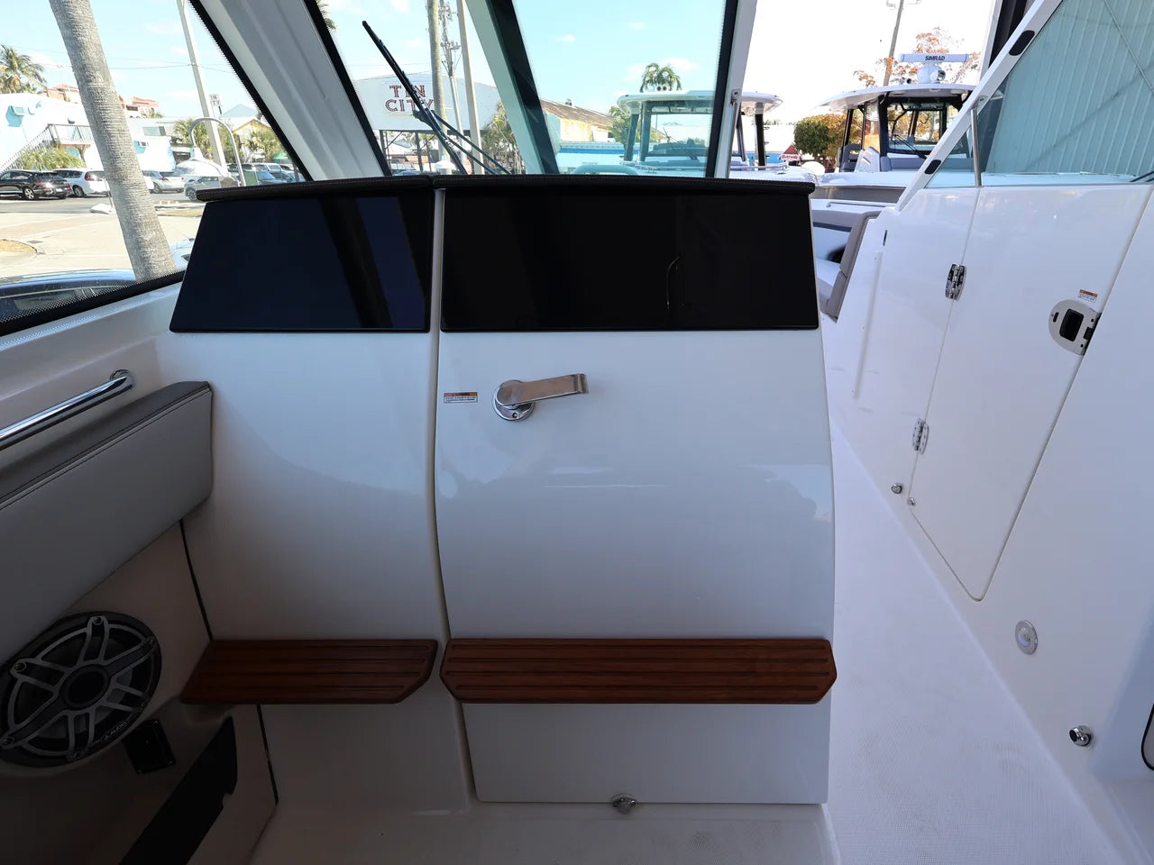2026 Boston Whaler 330 Vantage 33.0 feet, Clearwater, Florida #22