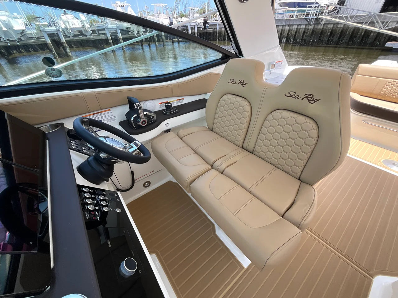 2026 Sea Ray Sundancer 320 Outboard 32.0 feet, Clearwater, Florida #9
