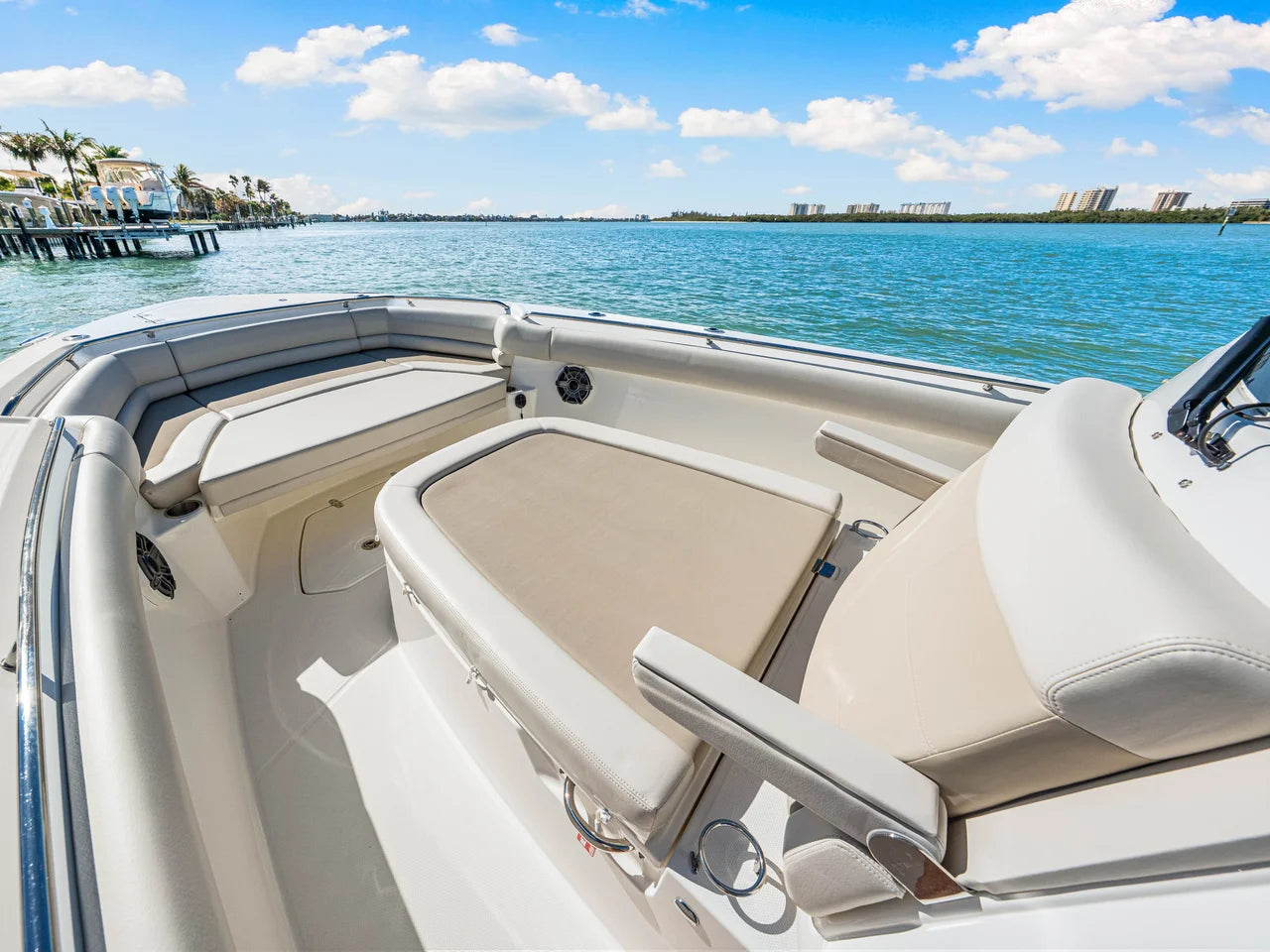 2026 Boston Whaler 330 Outrage 33.0 feet, Clearwater, Florida #61