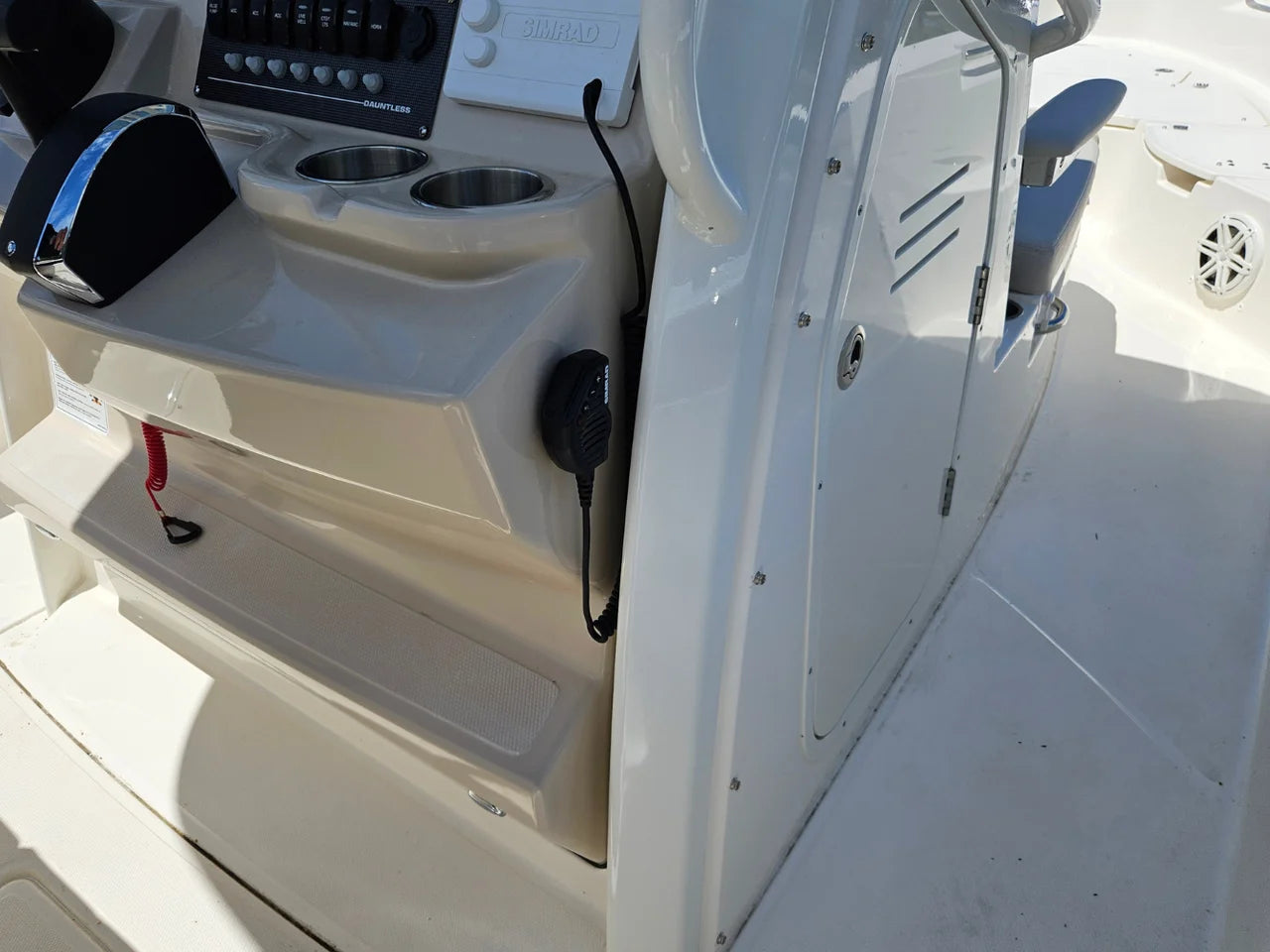 2026 Boston Whaler 250 Dauntless 25.0 feet, Clearwater, Florida #12