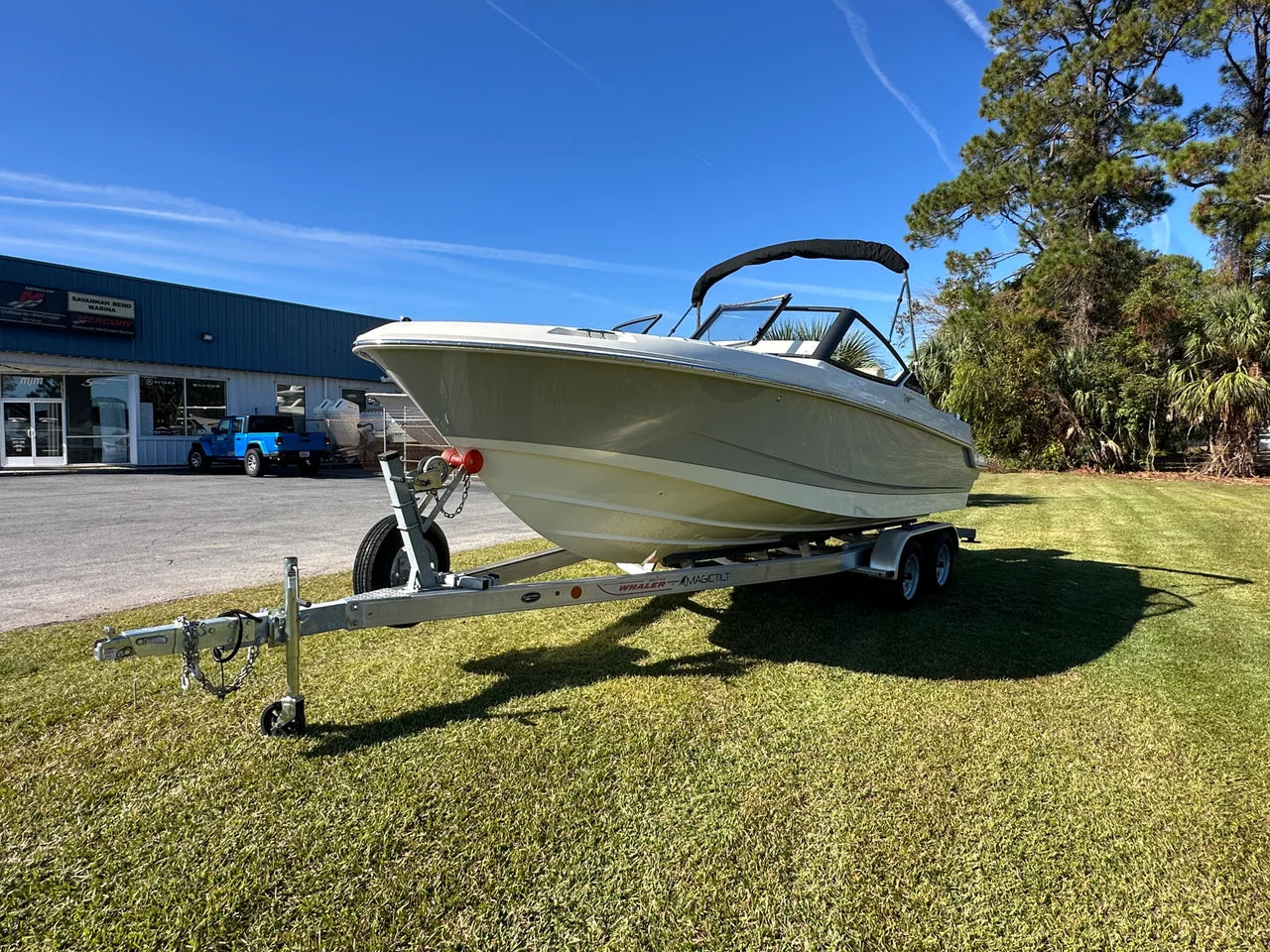 2025 Boston Whaler 210 Vantage 21.0 feet, Clearwater, Florida #3