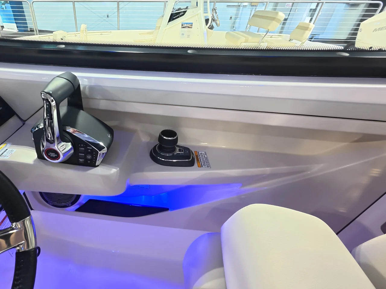 2026 Boston Whaler 280 Vantage 28.0 feet, Clearwater, Florida #17