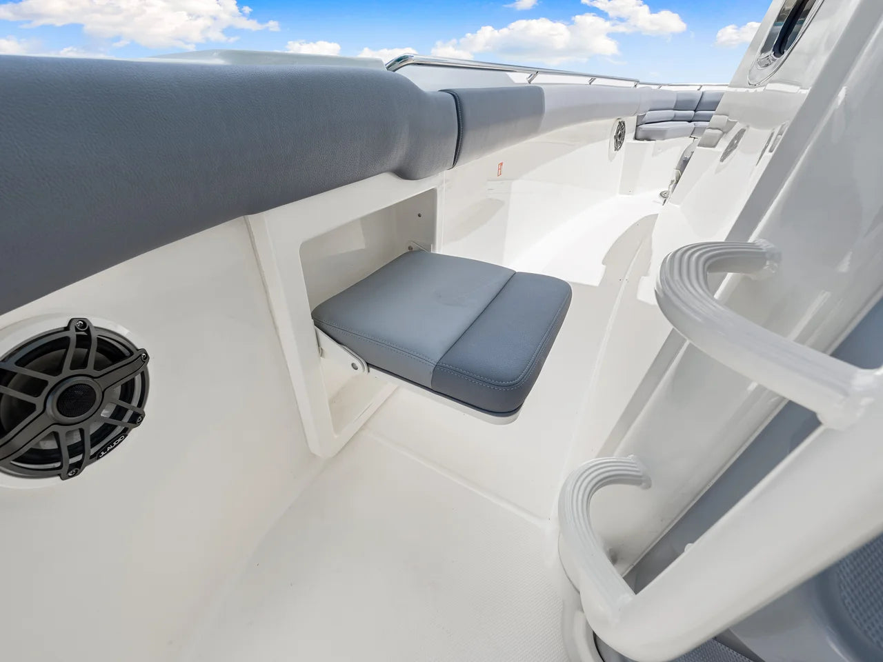 2026 Boston Whaler 330 Outrage 33.0 feet, Clearwater, Florida #20