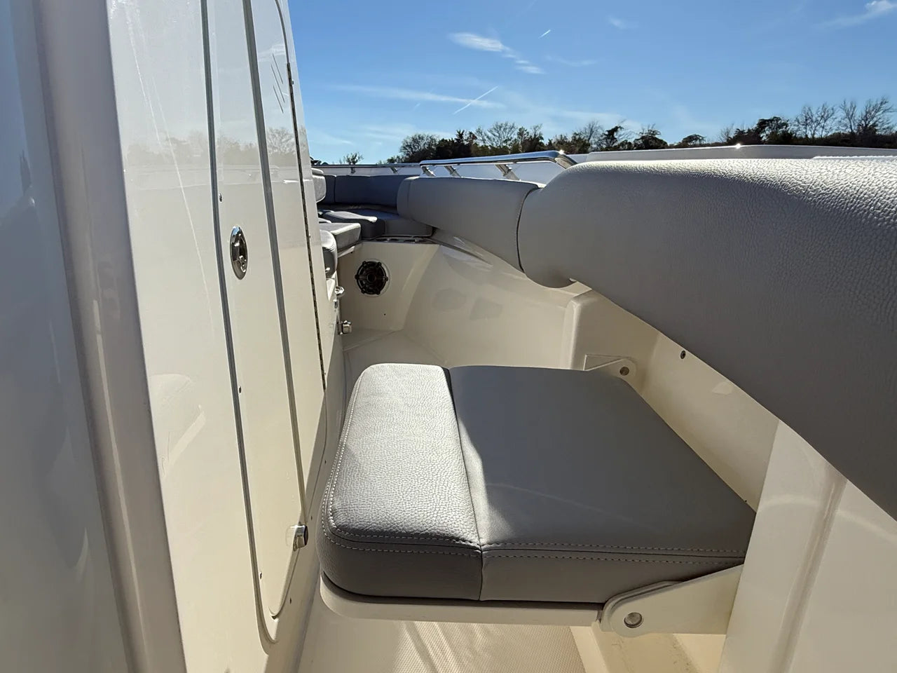 2026 Boston Whaler 250 Outrage 25.0 feet, Clearwater, Florida #14