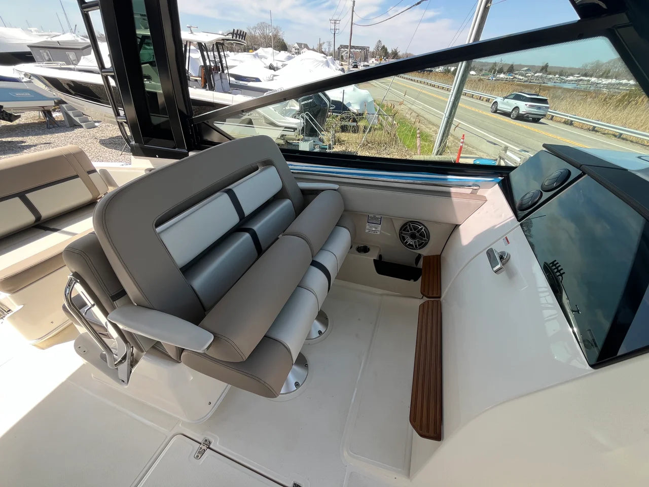 2026 Boston Whaler 330 Vantage 33.0 feet, Clearwater, Florida #16
