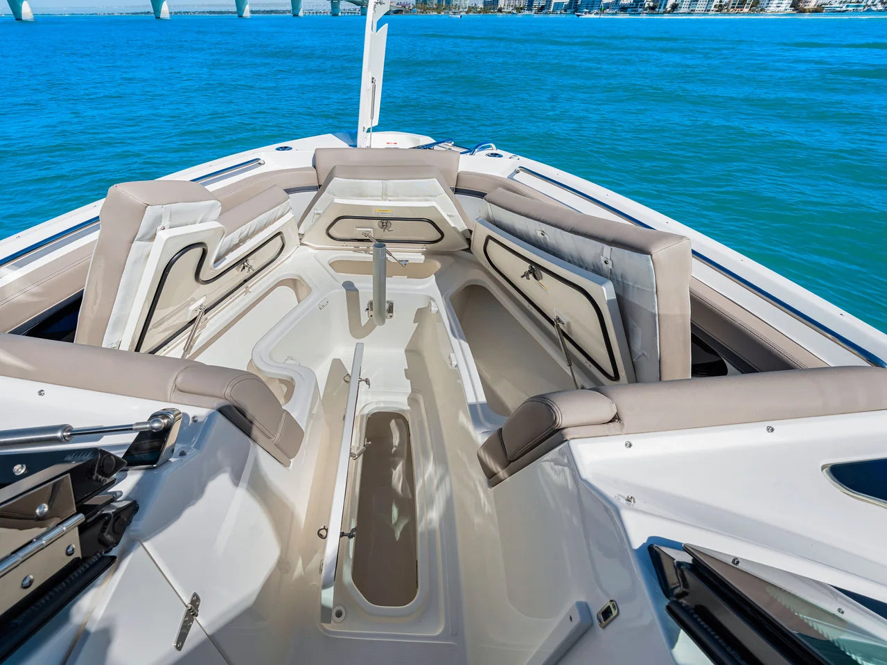 2026 Boston Whaler 330 Vantage 33.0 feet, Clearwater, Florida #52