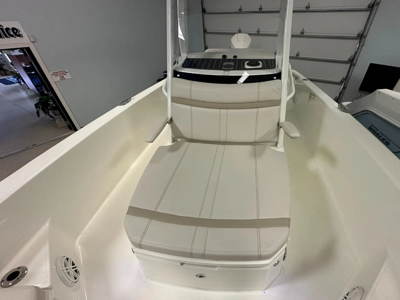 2026 Boston Whaler 250 Dauntless 25.0 feet, Clearwater, Florida #17
