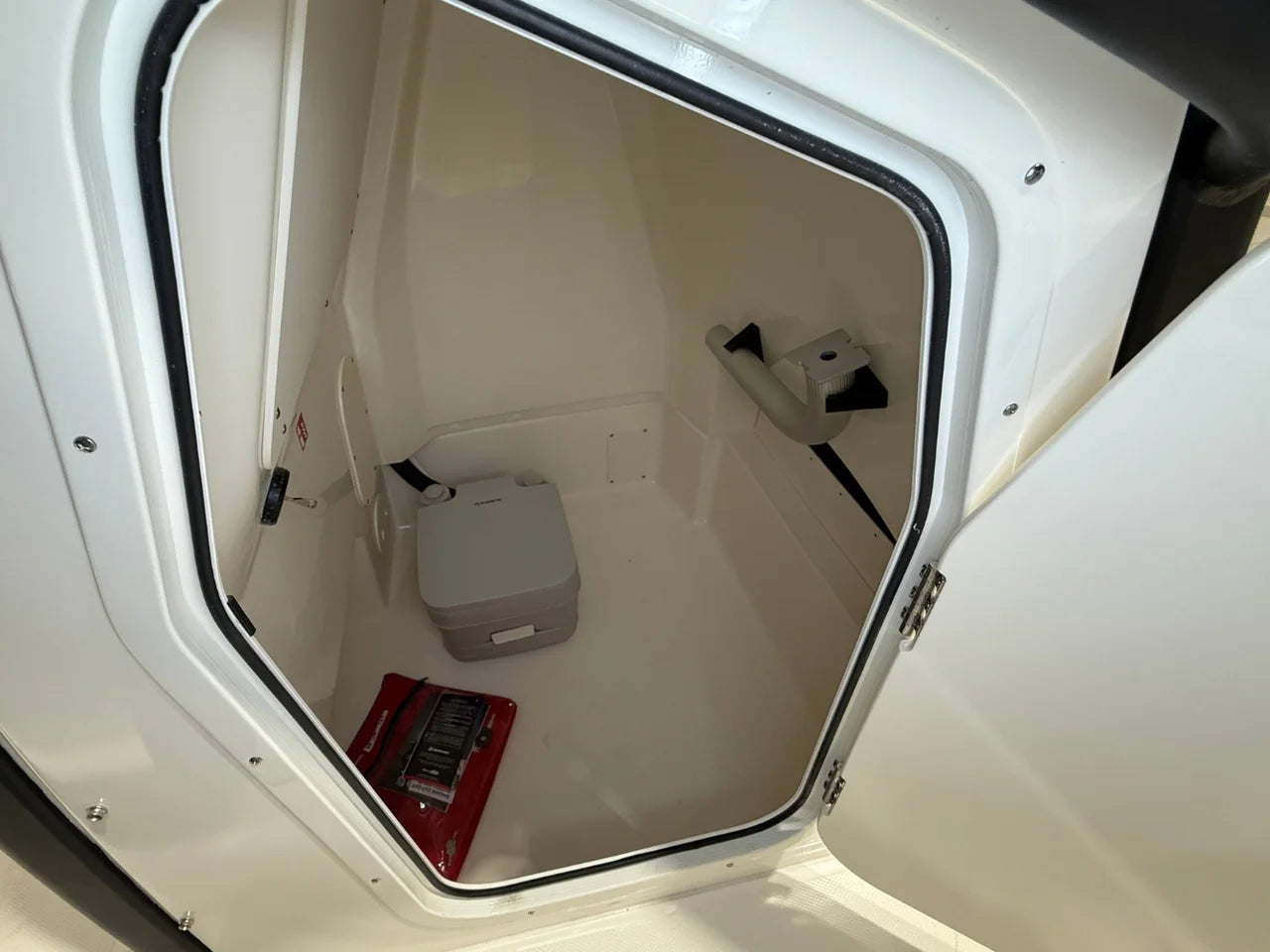 2026 Boston Whaler 250 Dauntless 25.0 feet, Clearwater, Florida #17