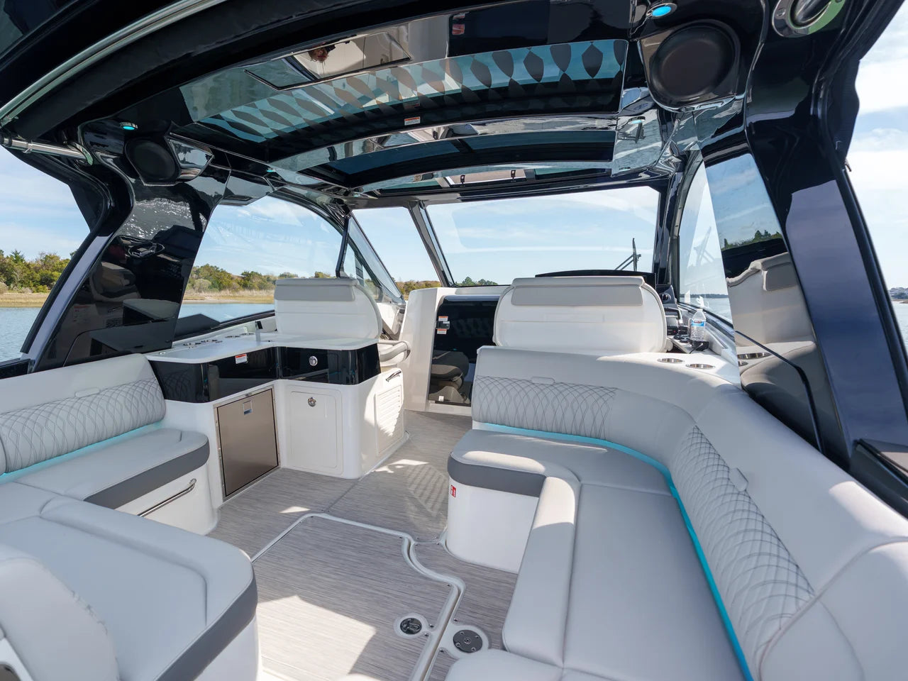 2026 Sea Ray Sundancer 370 Outboard 37.0 feet, Clearwater, Florida #14