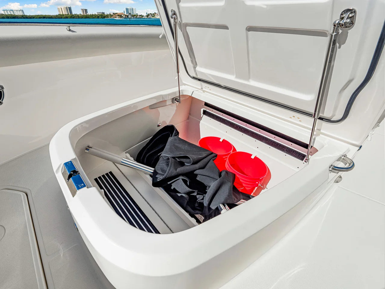 2026 Boston Whaler 330 Outrage 33.0 feet, Clearwater, Florida #56