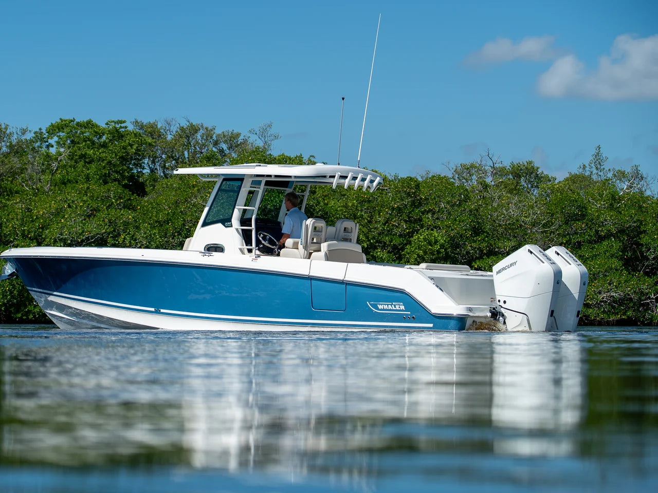 2026 Boston Whaler 330 Outrage 33.0 feet, Clearwater, Florida #2