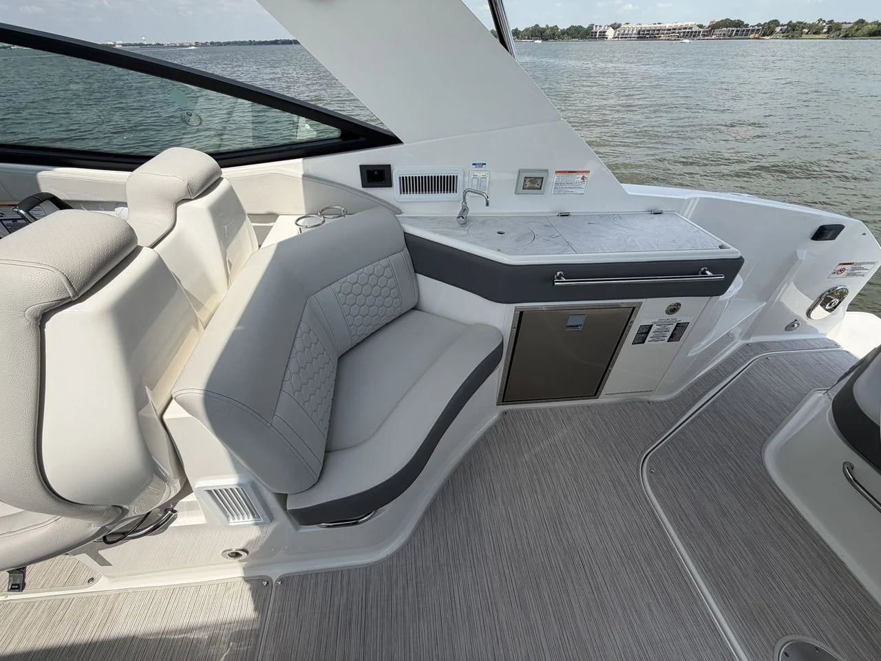 2026 Sea Ray Sundancer 320 Outboard 32.0 feet, Clearwater, Florida #31