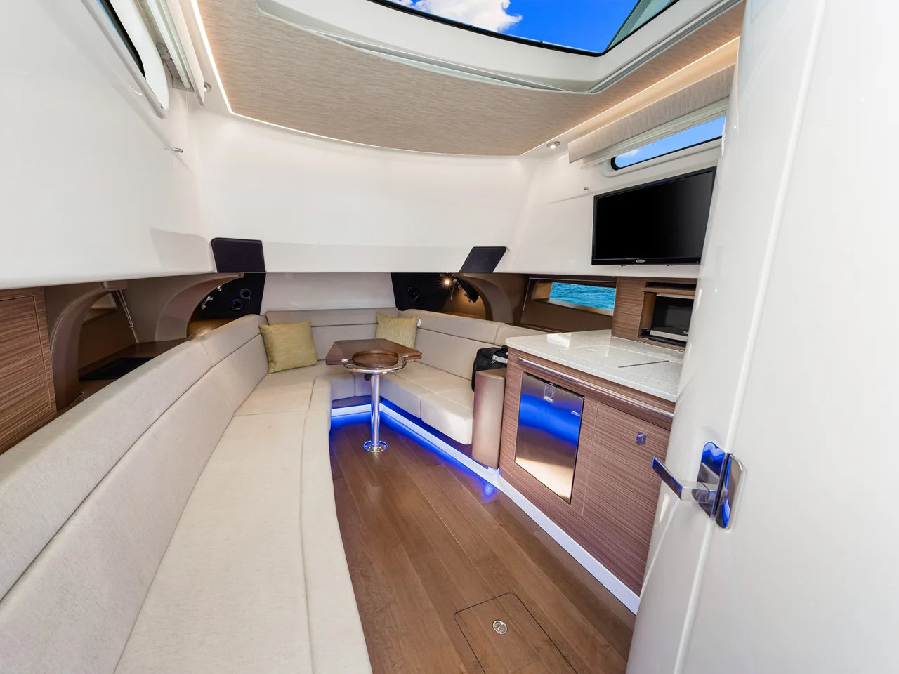 2025 Boston Whaler 420 Outrage 42.0 feet, Clearwater, Florida #30