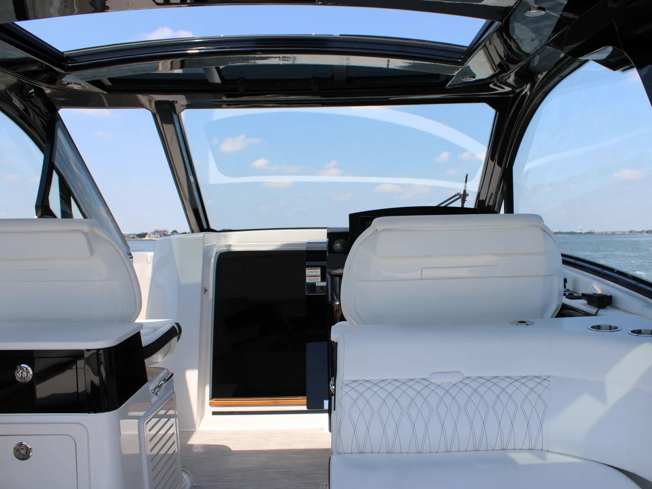 2026 Sea Ray Sundancer 370 Outboard 37.0 feet, Clearwater, Florida #70