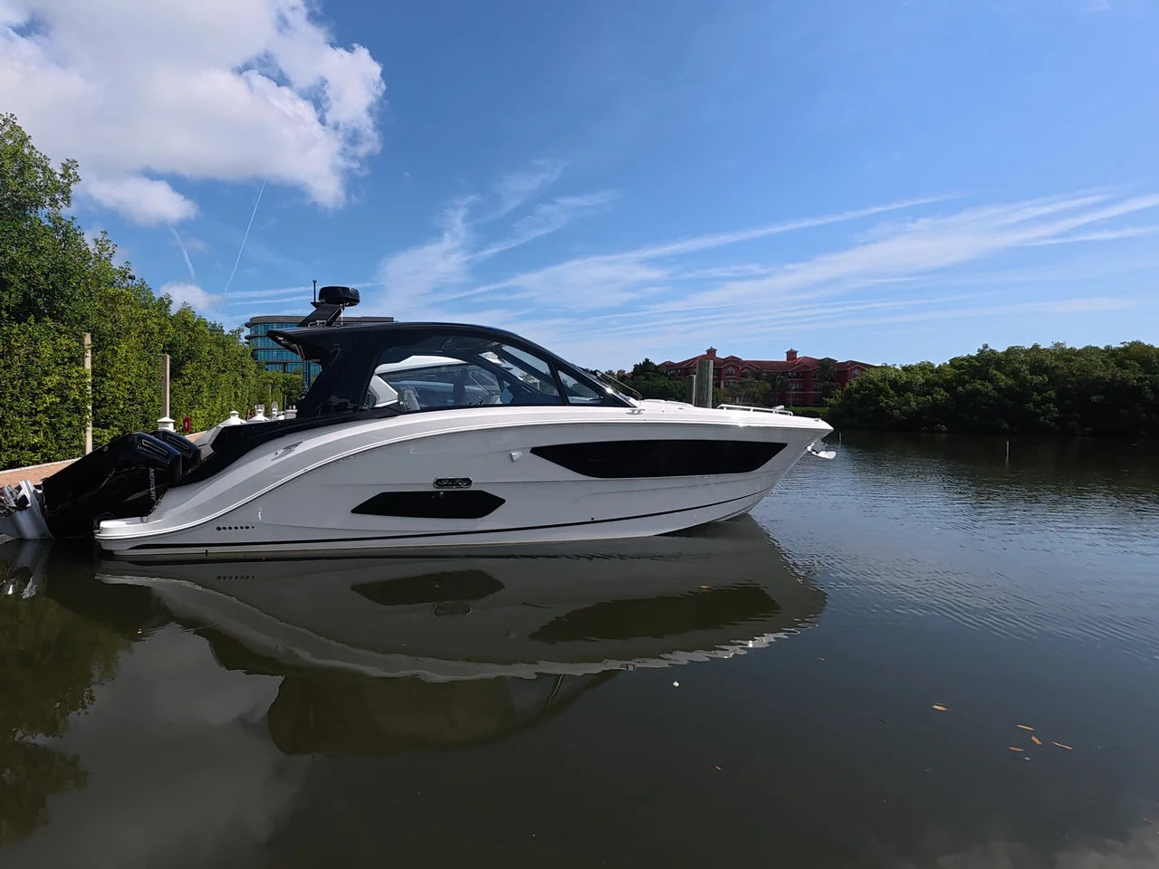2026 Sea Ray Sundancer 370 Outboard 37.0 feet, Clearwater, Florida #1