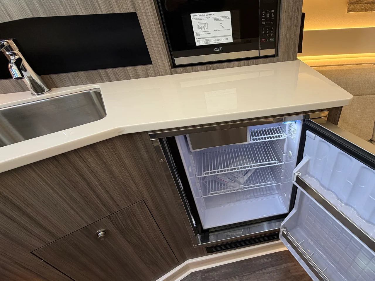2026 Sea Ray Sundancer 370 Outboard 37.0 feet, Clearwater, Florida #35