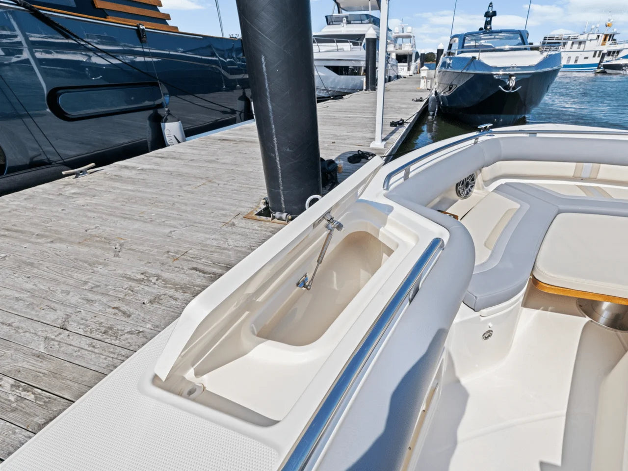 2025 Boston Whaler 380 Realm 38.0 feet, Clearwater, Florida #44