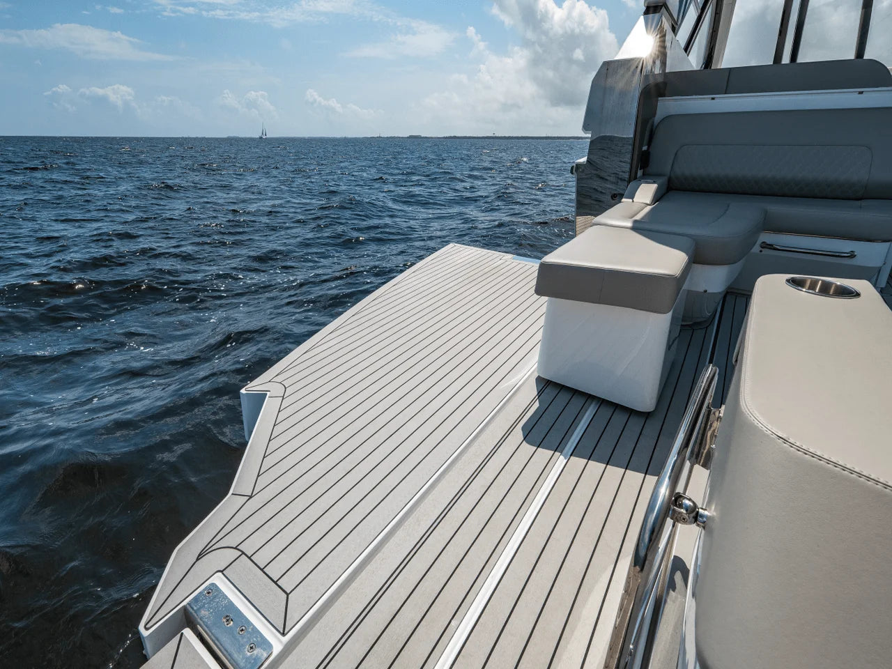 2025 Cruisers Yachts 50 GLS 50.0 feet, Clearwater, Florida #21