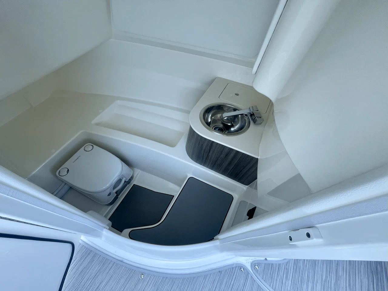 2026 Sea Ray SDX 250 Outboard 25.0 feet, Clearwater, Florida #13