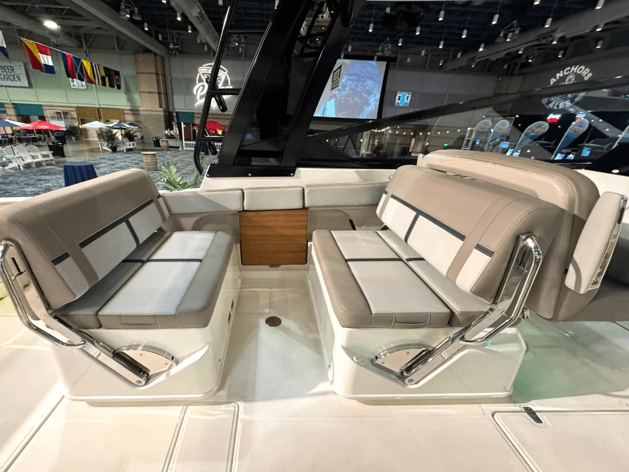 2025 Boston Whaler 330 Vantage 33.0 feet, Clearwater, Florida #11