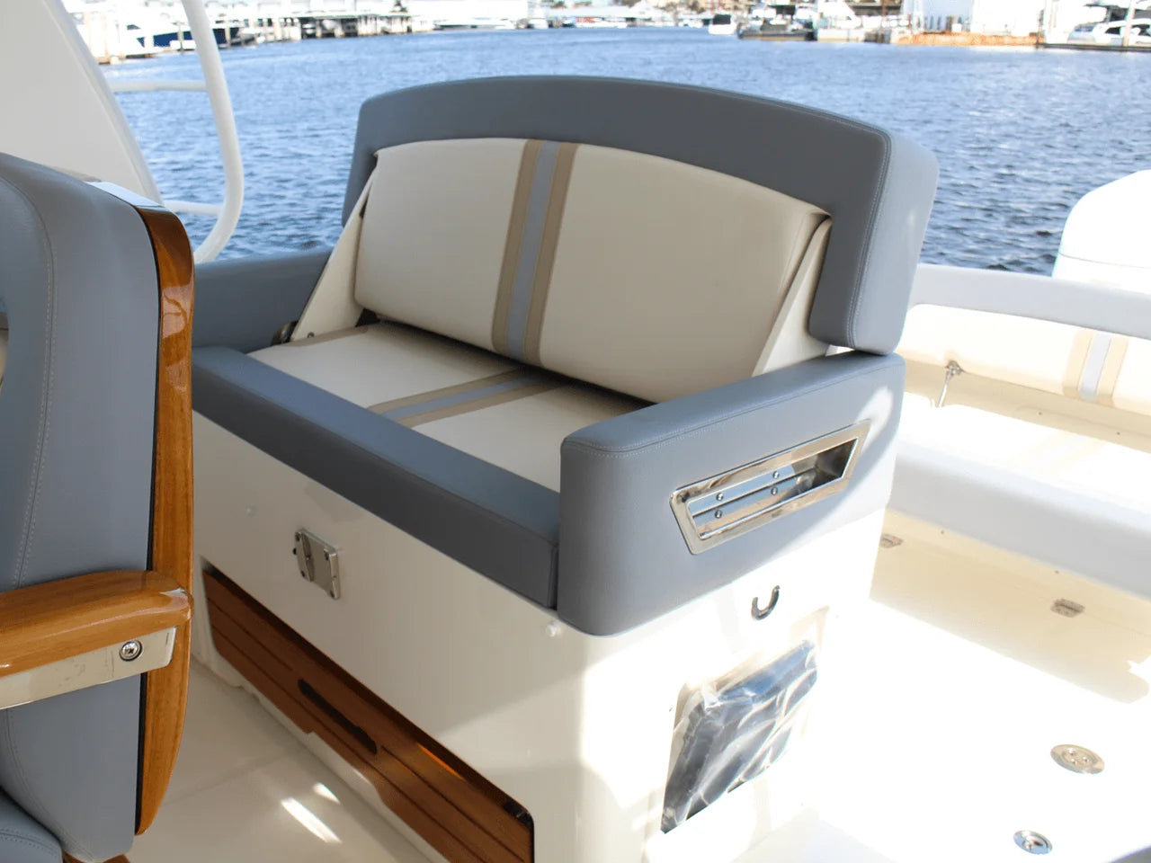 2025 Boston Whaler 380 Realm 38.0 feet, Clearwater, Florida #26