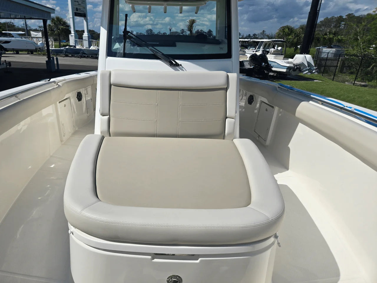 2025 Boston Whaler 330 Outrage 33.0 feet, Clearwater, Florida #30