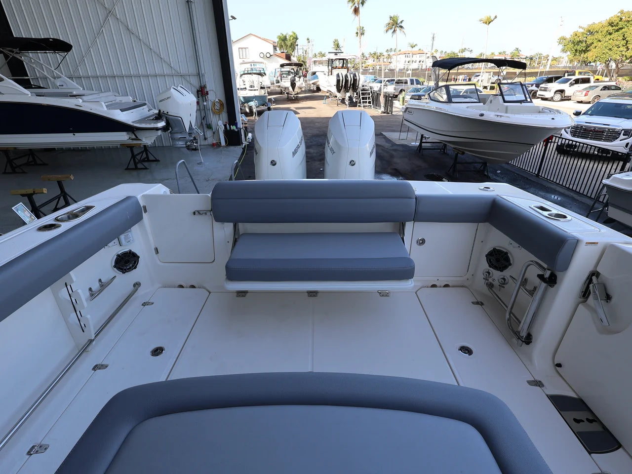 2026 Boston Whaler 330 Outrage 33.0 feet, Clearwater, Florida #11