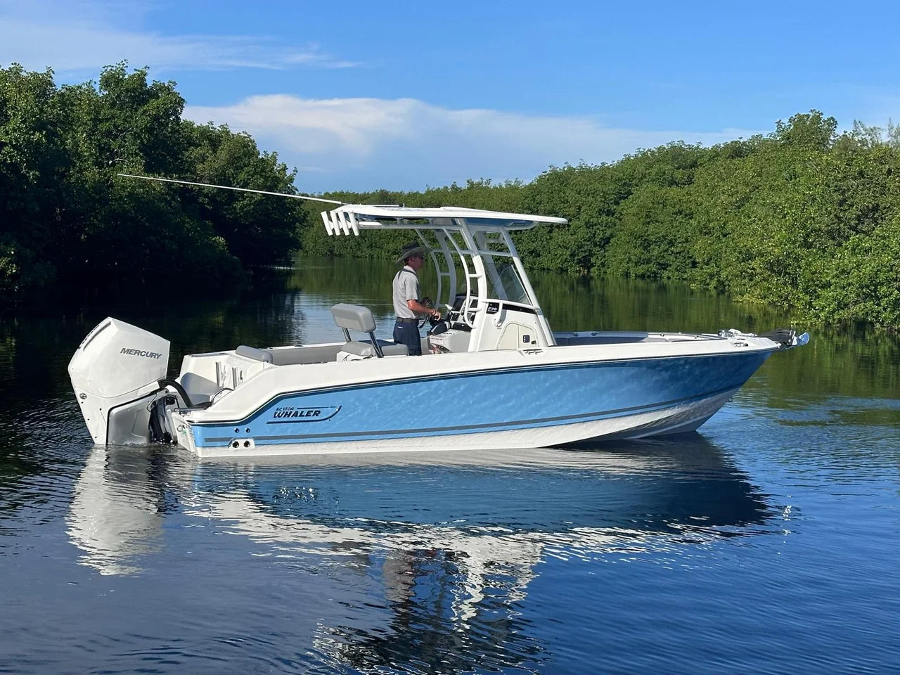 2026 Boston Whaler 230 Outrage 23.0 feet, Clearwater, Florida #7