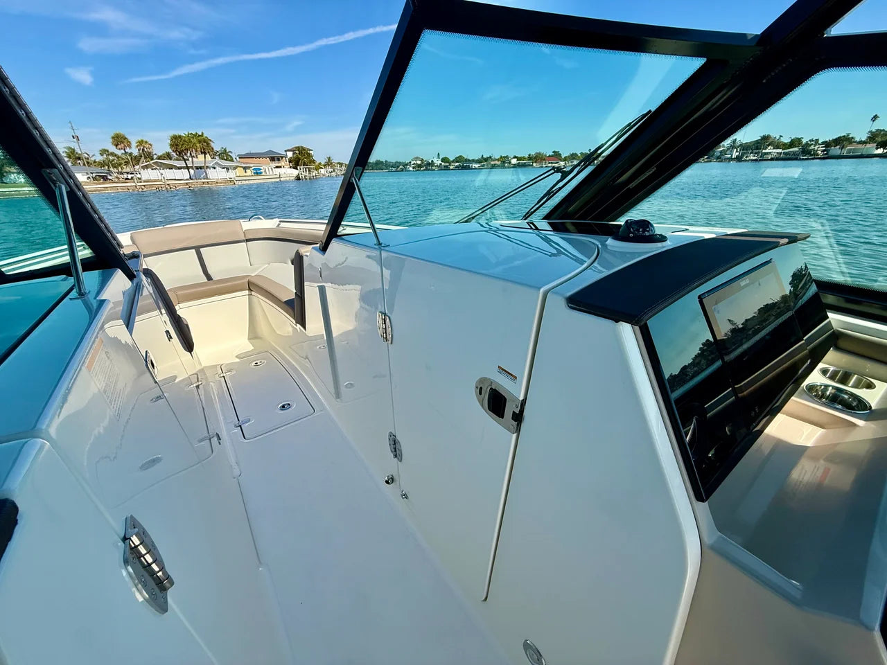 2026 Boston Whaler 330 Vantage 33.0 feet, Clearwater, Florida #58