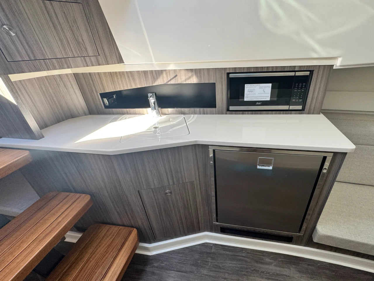 2026 Sea Ray Sundancer 370 Outboard 37.0 feet, Clearwater, Florida #23