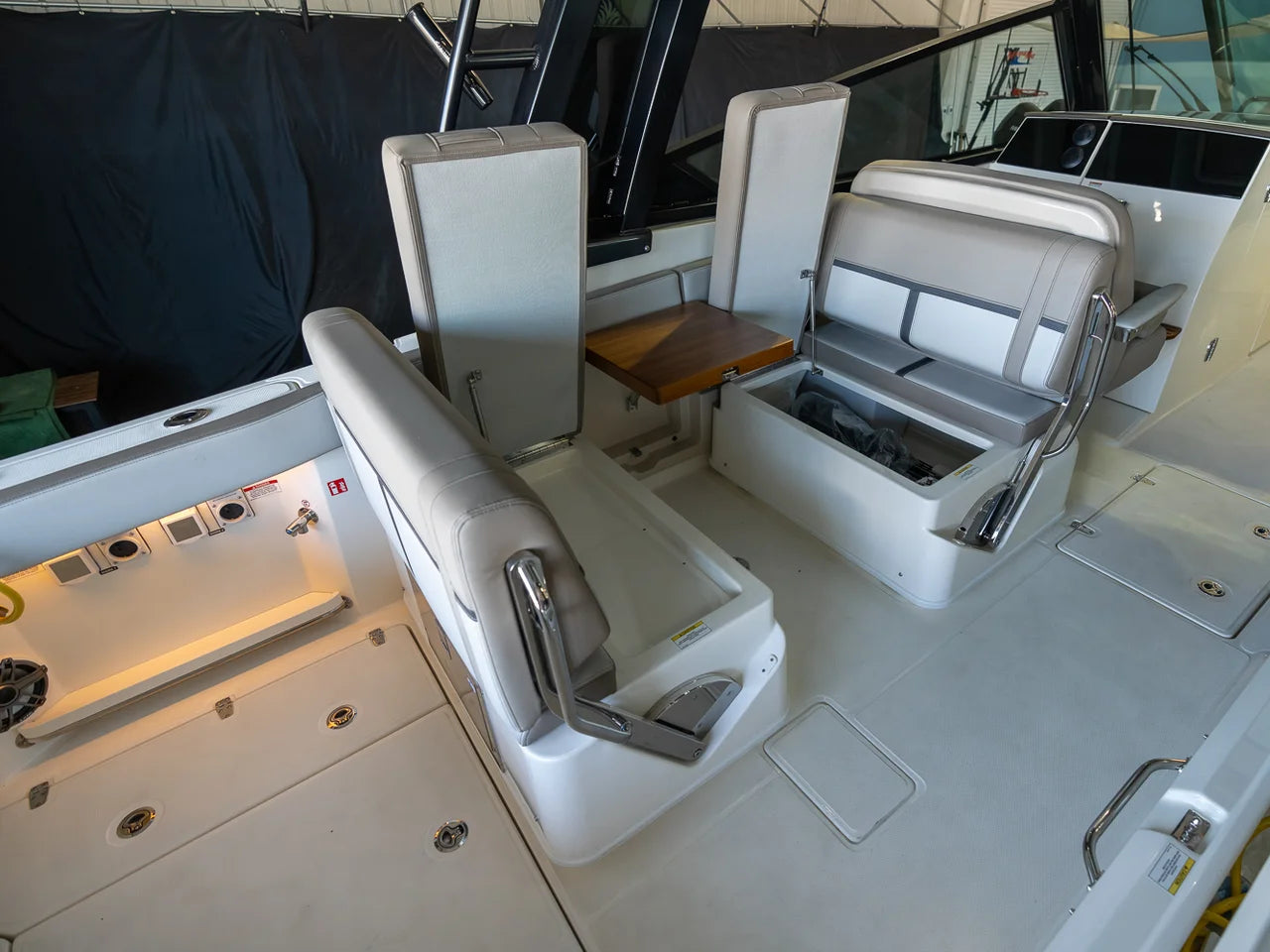 2026 Boston Whaler 330 Vantage 33.0 feet, Clearwater, Florida #51