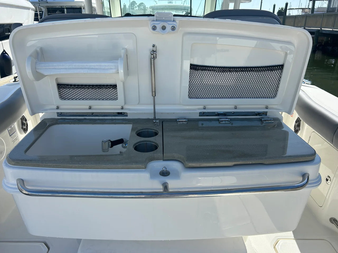 2026 Boston Whaler 330 Outrage 33.0 feet, Clearwater, Florida #23