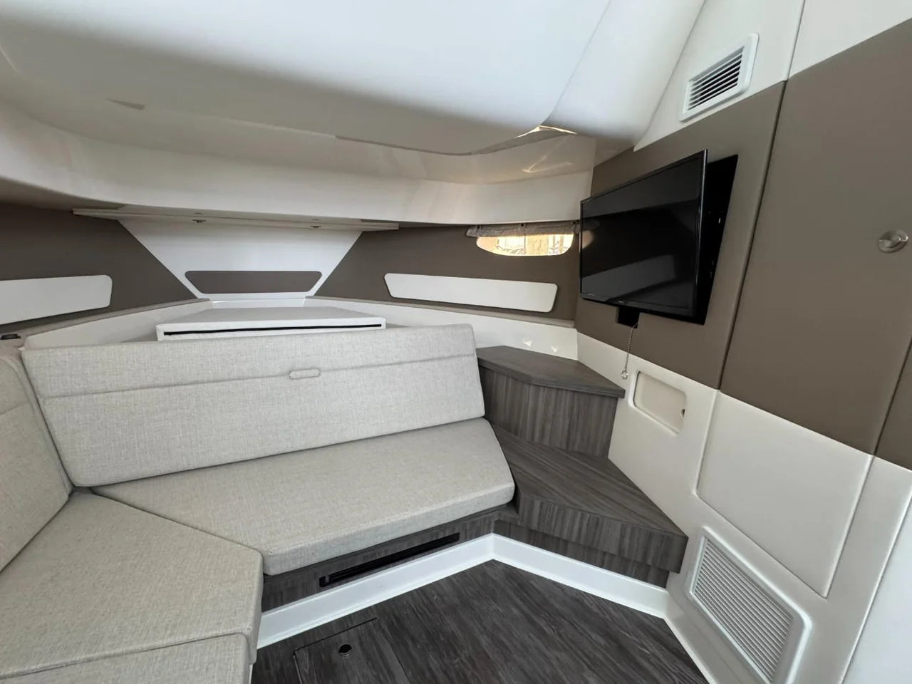 2026 Sea Ray Sundancer 370 Outboard 37.0 feet, Clearwater, Florida #45