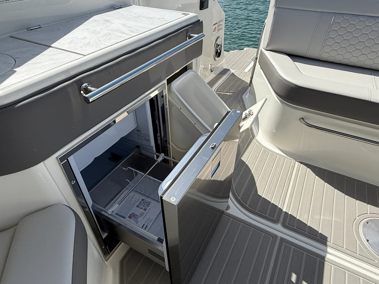 2026 Sea Ray Sundancer 320 Outboard 32.0 feet, Clearwater, Florida #33