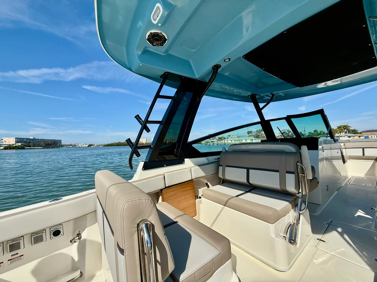 2026 Boston Whaler 330 Vantage 33.0 feet, Clearwater, Florida #42