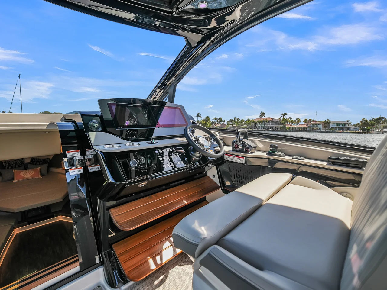 2026 Sea Ray Sundancer 370 Outboard 37.0 feet, Clearwater, Florida #22