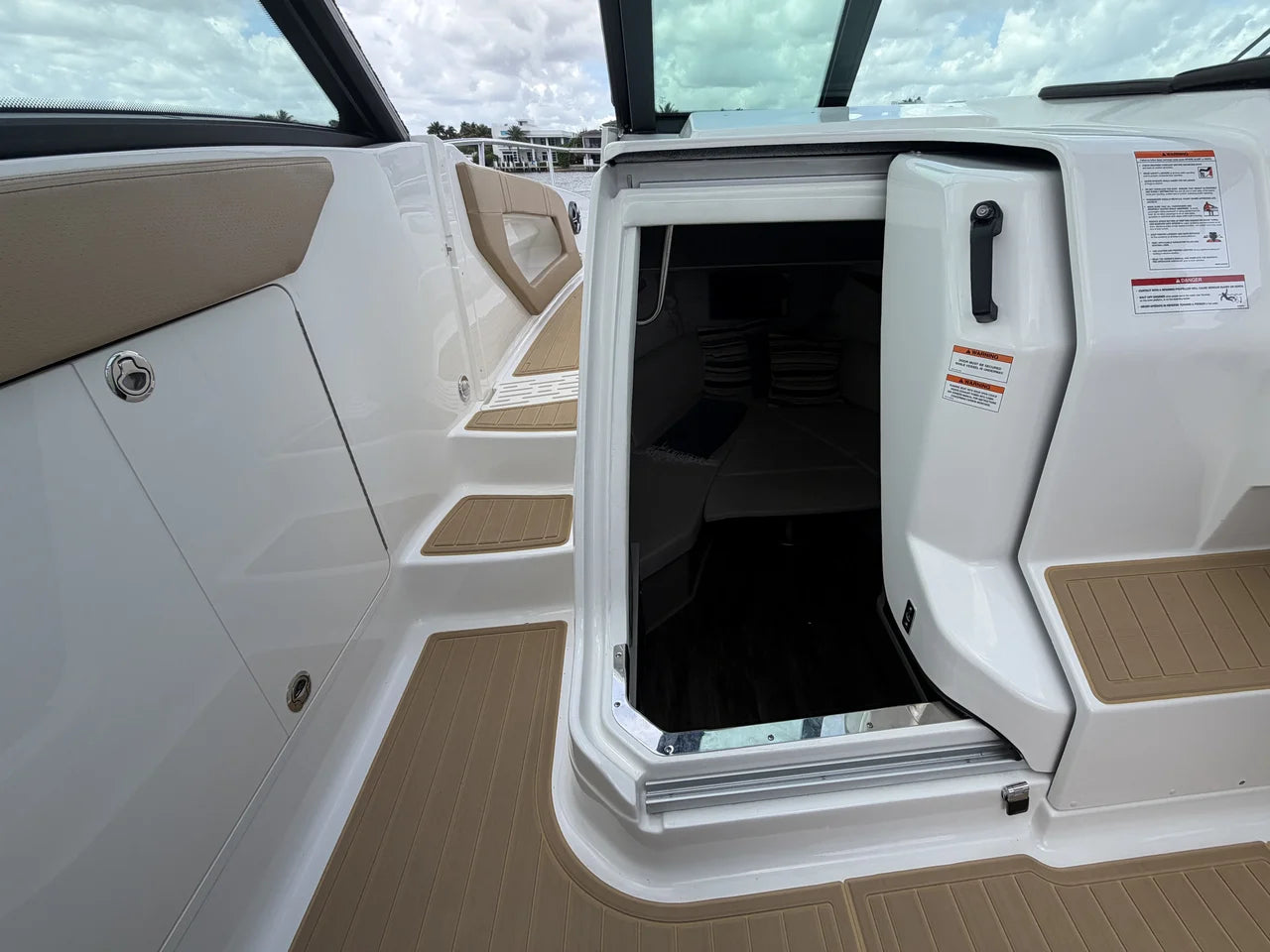 2026 Sea Ray Sundancer 320 Outboard 32.0 feet, Clearwater, Florida #40