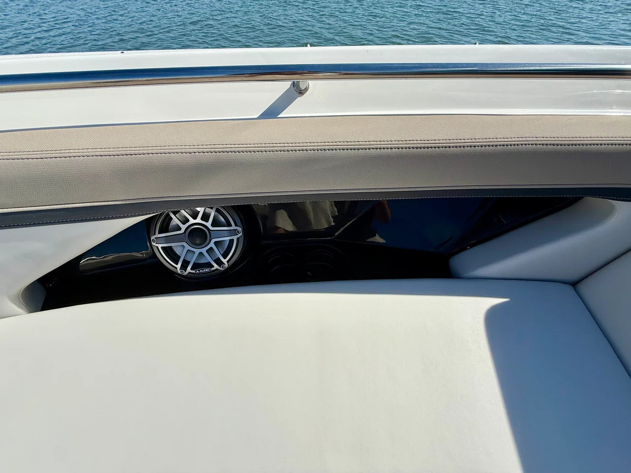2026 Boston Whaler 330 Vantage 33.0 feet, Clearwater, Florida #68