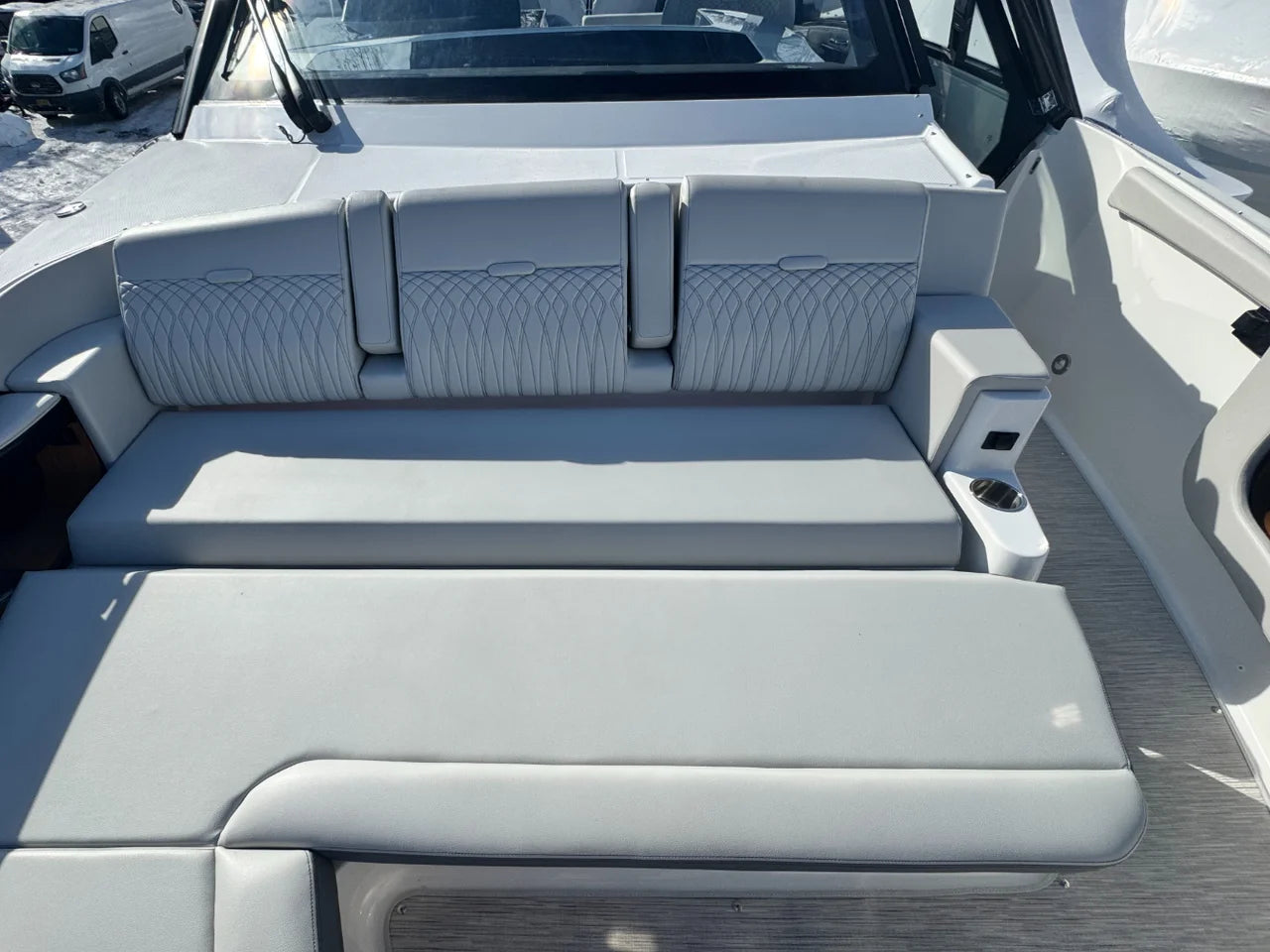 2026 Sea Ray Sundancer 370 Outboard 37.0 feet, Clearwater, Florida #35