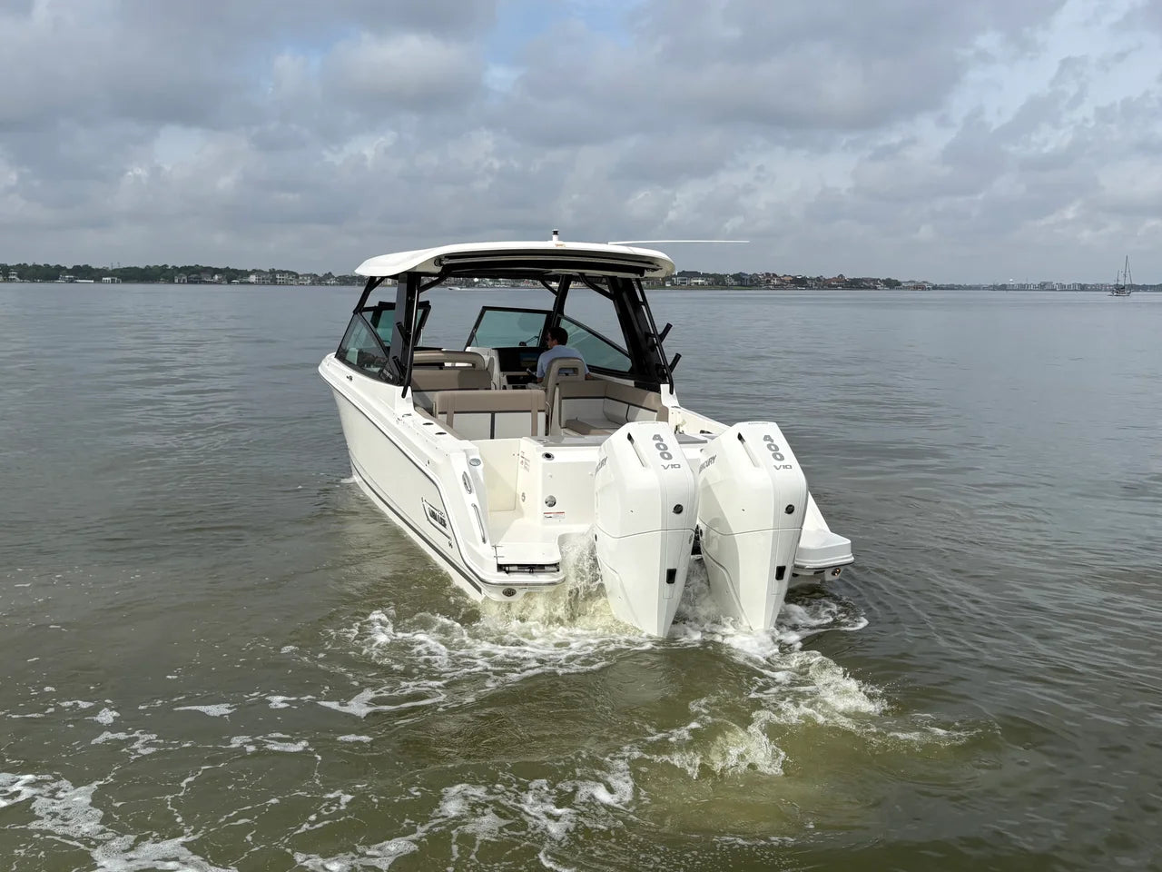 2025 Boston Whaler 330 Vantage 33.0 feet, Clearwater, Florida #4